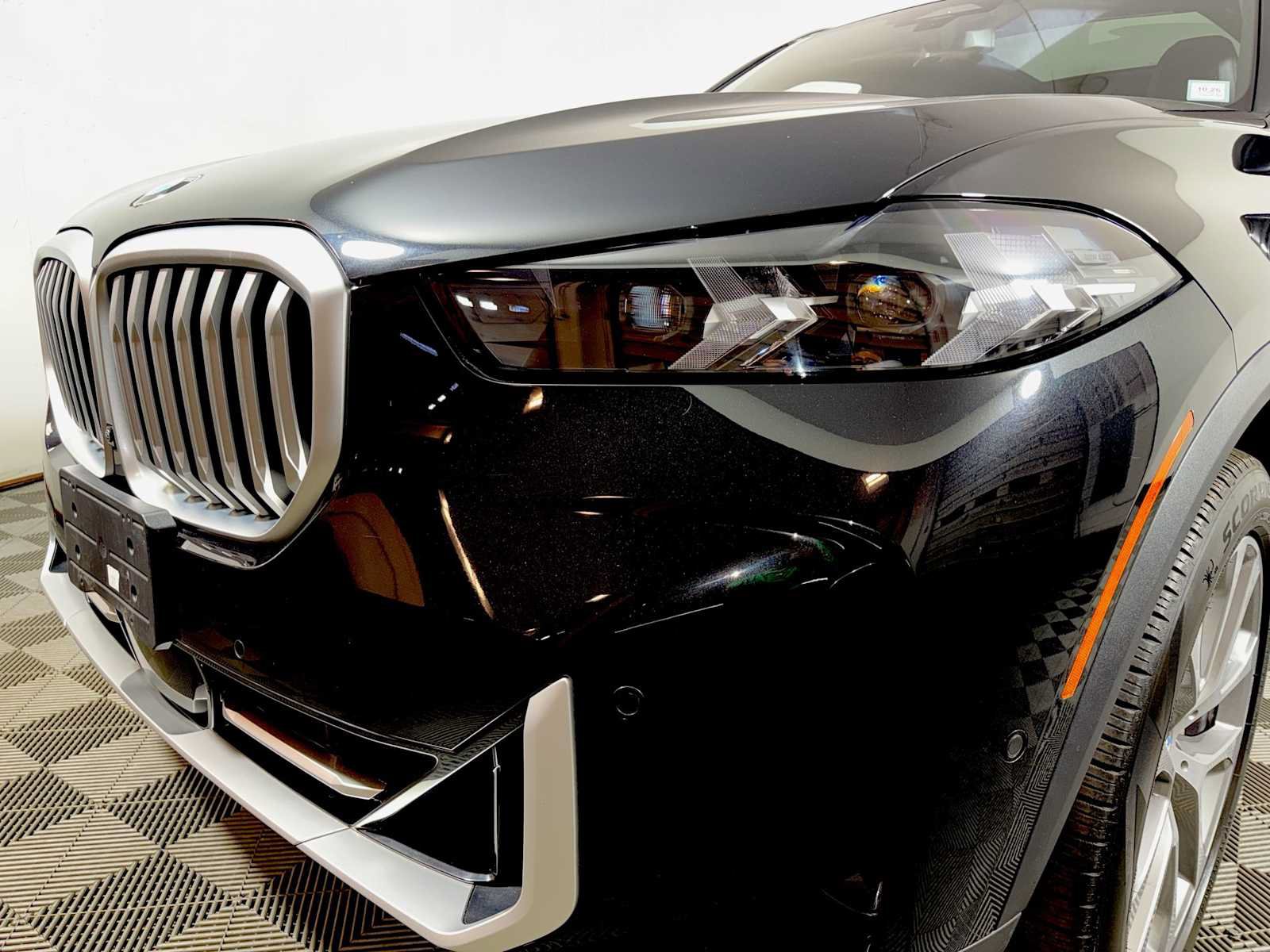 Used 2024 BMW X5 xDrive40i w/ Parking Assistance Package AWD/4WD image 26