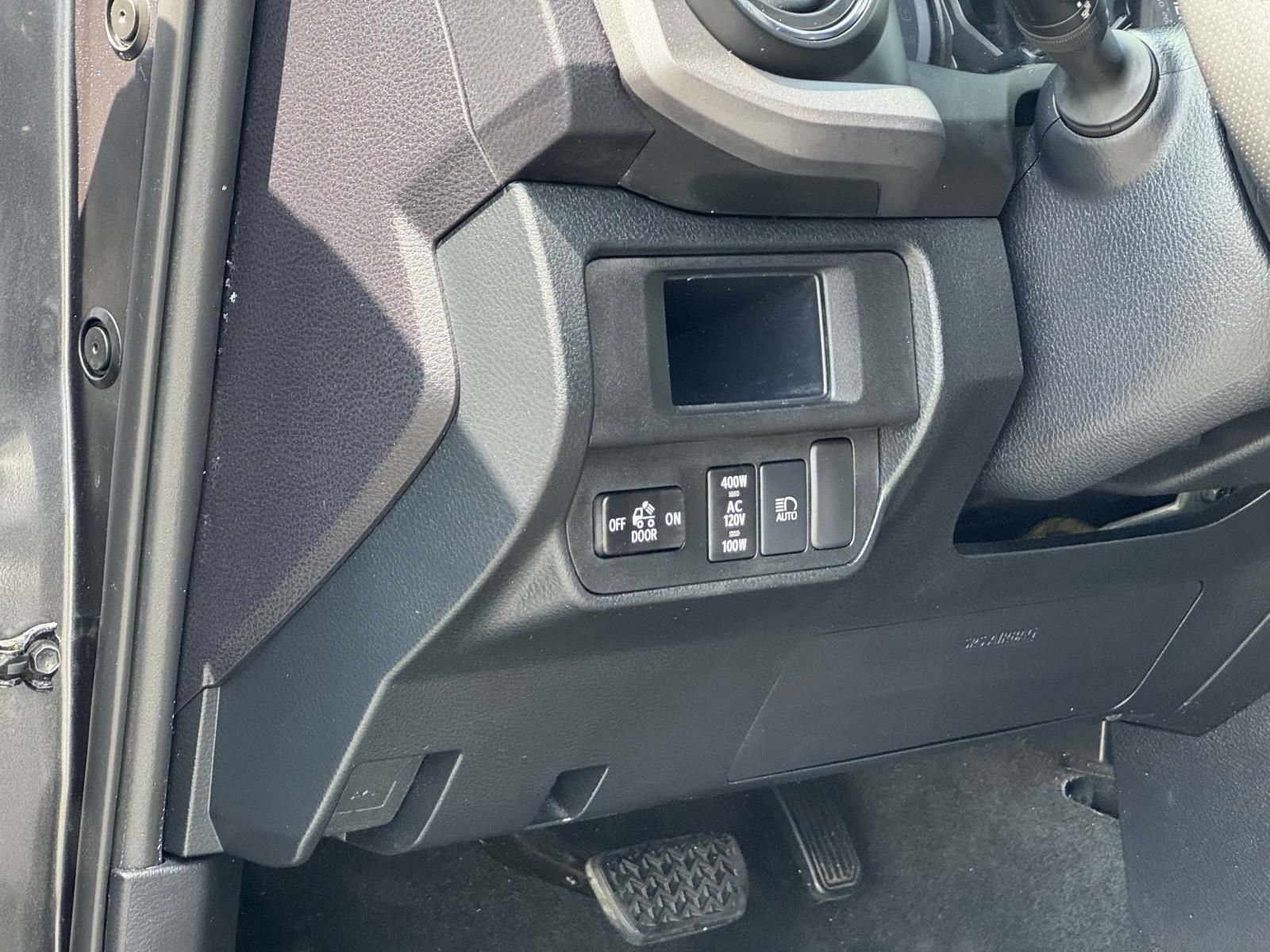 Used 2019 Toyota Tacoma TRD Sport AWD/4WD image 13