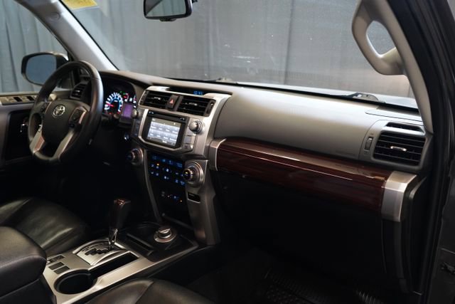 Used 2019 Toyota 4Runner Limited AWD/4WD image 59