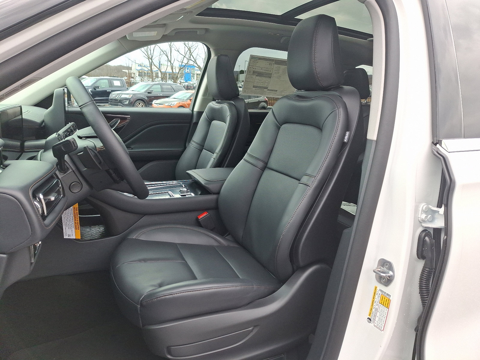 New 2025 Lincoln Aviator AWD image 10