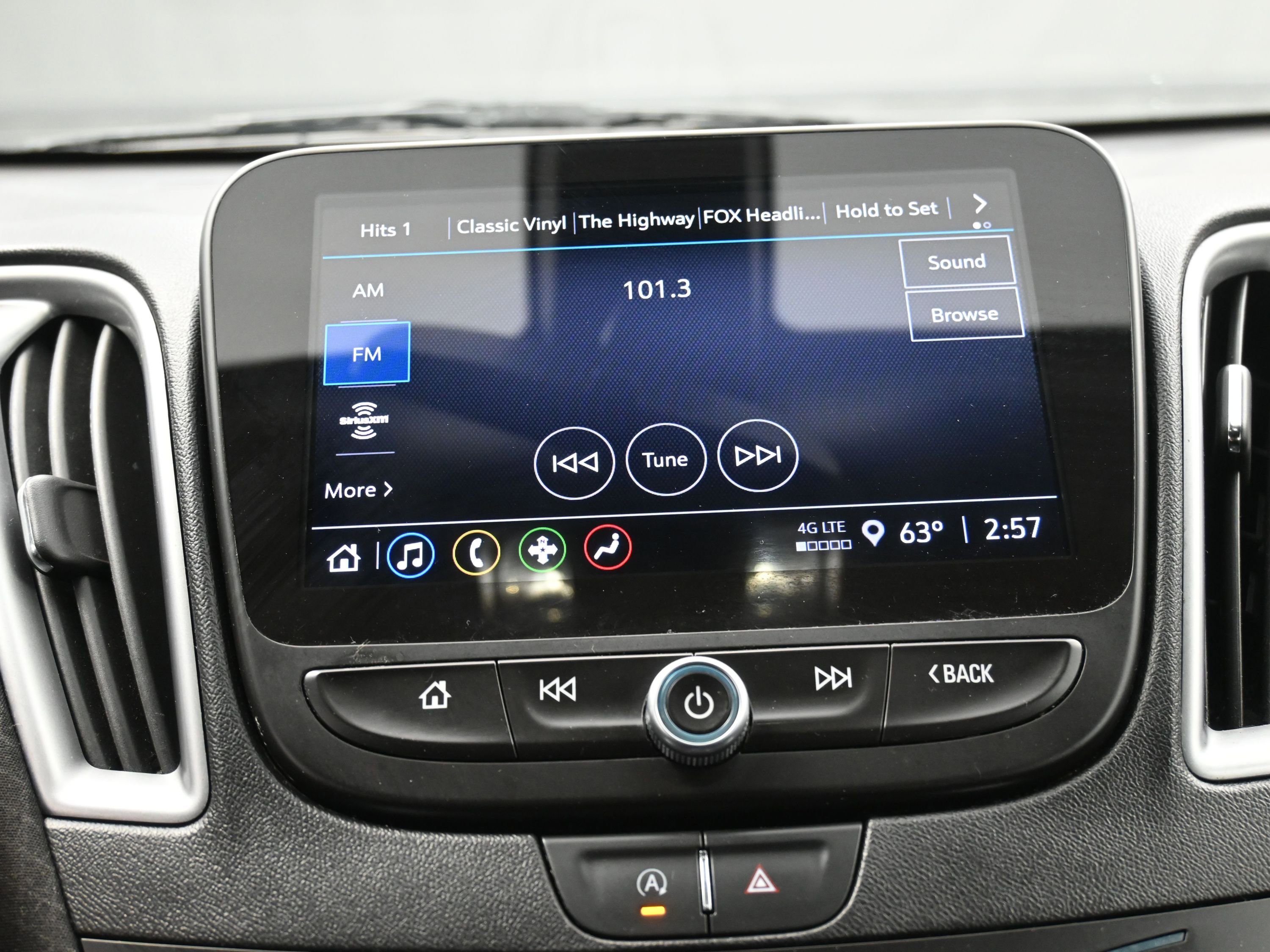 Used 2022 Chevrolet Malibu LT image 30