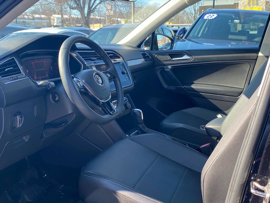 Used 2020 Volkswagen Tiguan SEL image 12