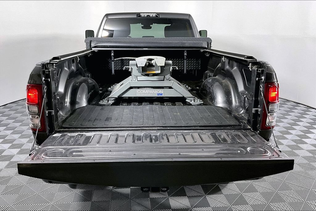Used 2021 RAM 3500 Big Horn w/ Night Edition AWD/4WD image 33