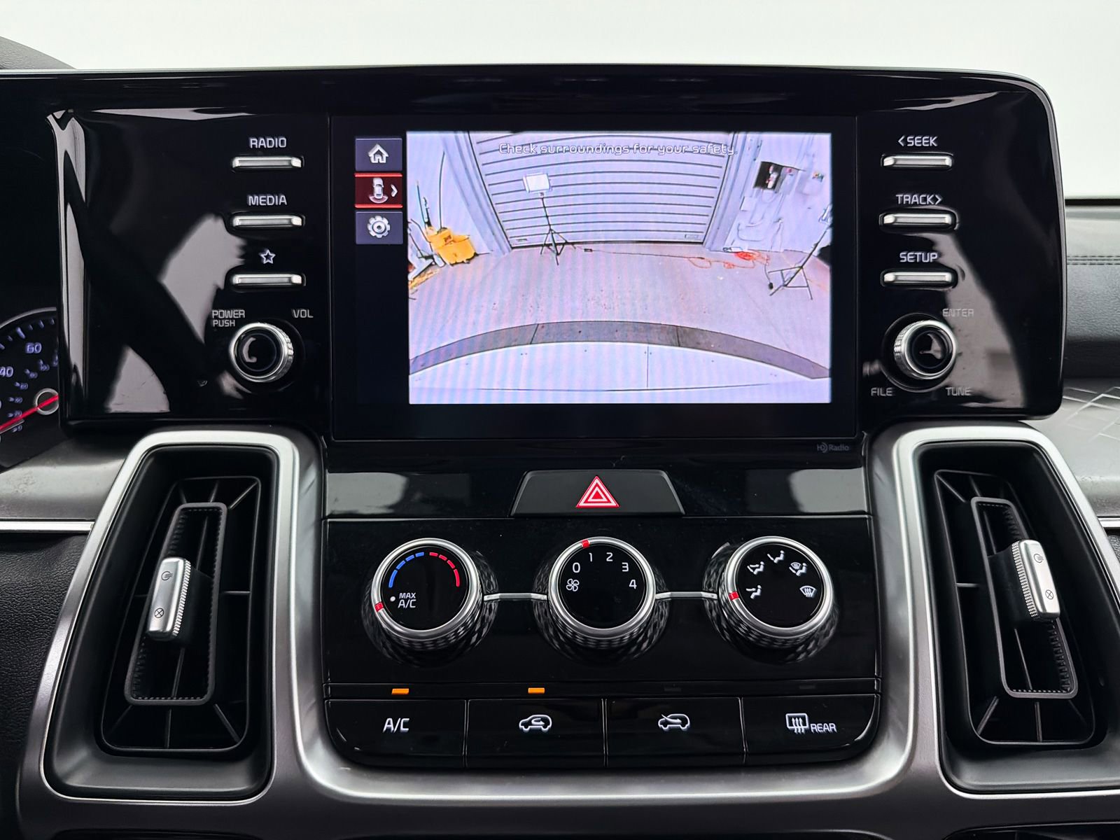 Used 2022 Kia Sorento LX FWD image 5