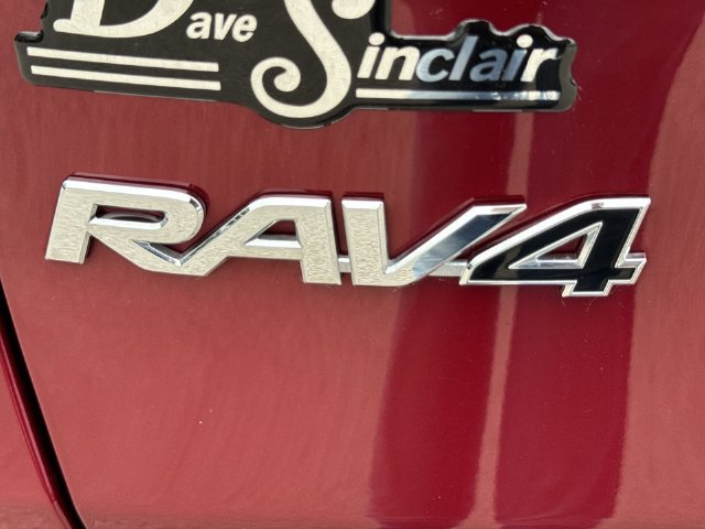 Used 2025 Toyota RAV4 XLE AWD/4WD image 30