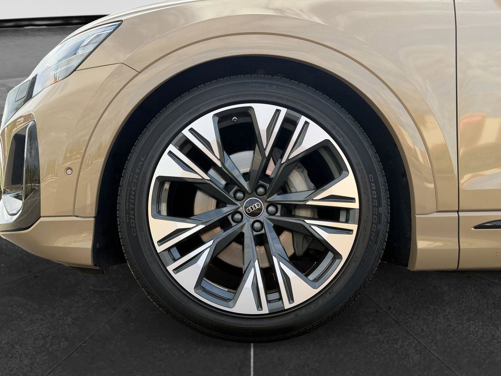 Used 2025 Audi Q8 Prestige image 9