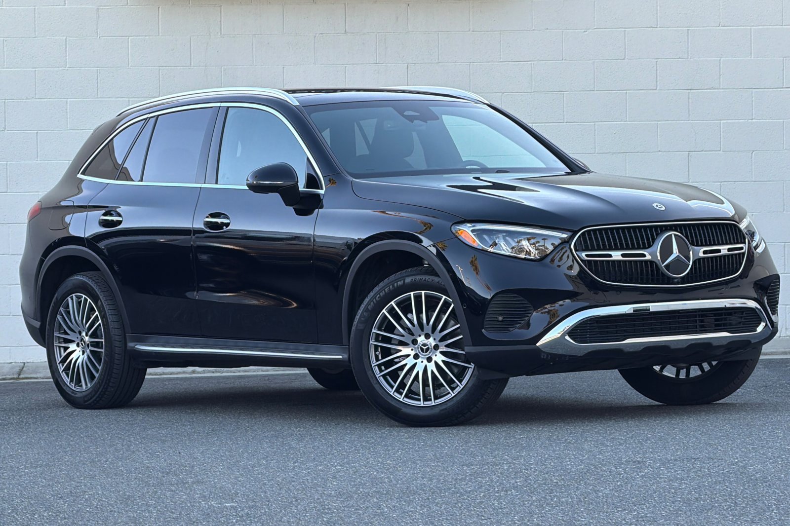 Certified 2025 Mercedes-Benz GLC 300 GLC 300 4MATIC image 2