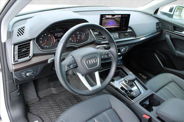 Used 2023 Audi Q5 2.0T Premium w/ Convenience Package AWD/4WD image 17