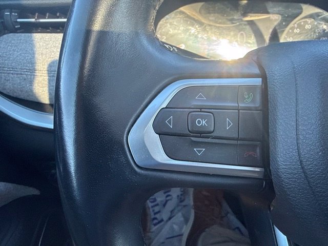 Used 2022 Jeep Compass Latitude w/ Sun and Sound Group AWD/4WD image 21
