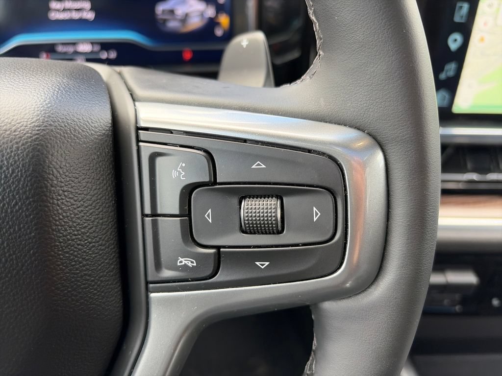 Used 2025 Chevrolet Silverado 1500 LT Trail Boss w/ Convenience Package II AWD/4WD image 10