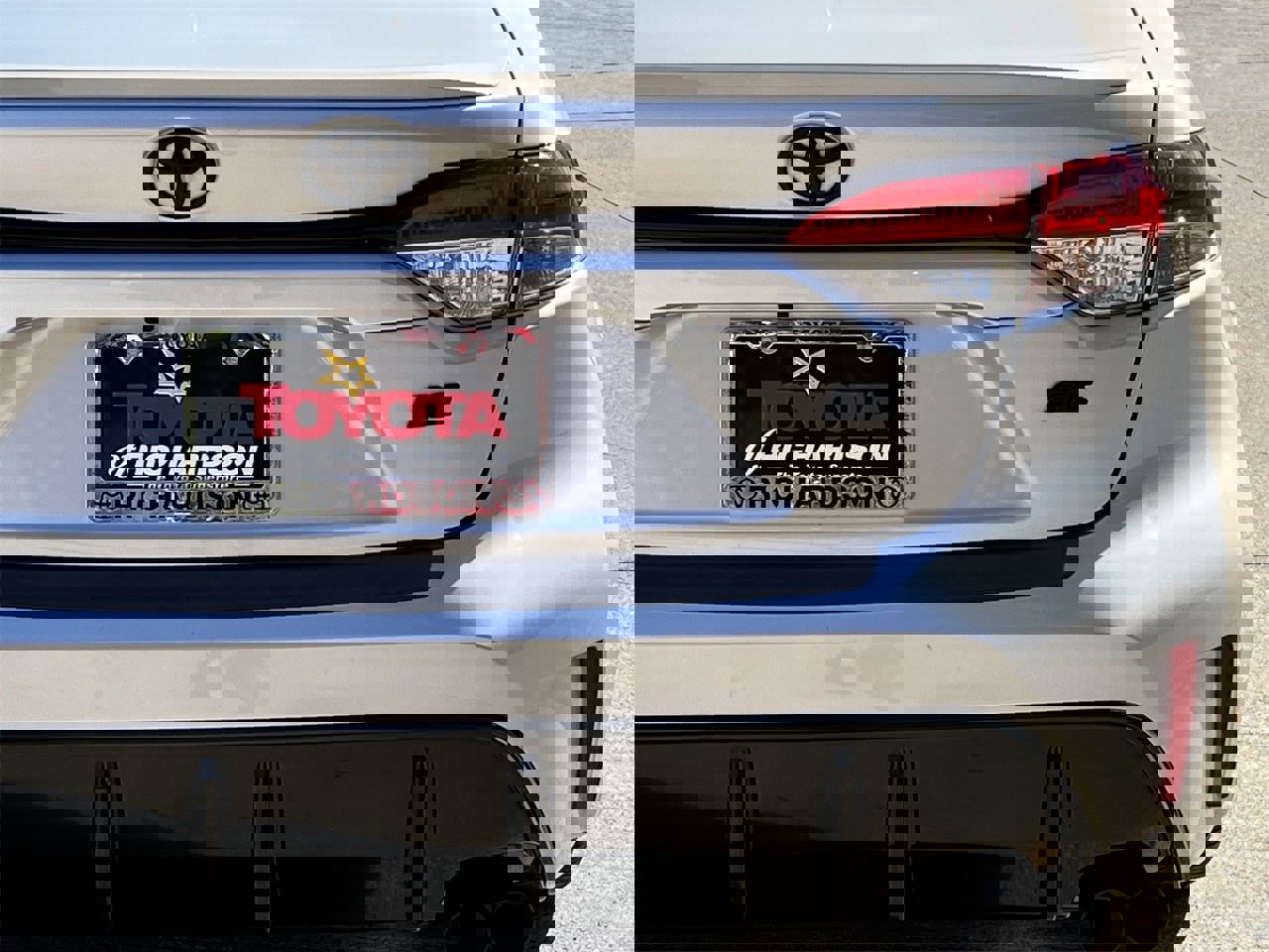 Used 2023 Toyota Corolla SE image 6