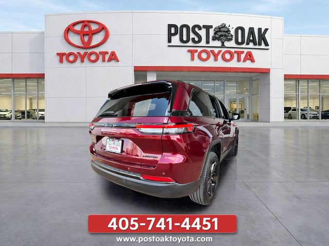 Used 2025 Jeep Grand Cherokee Limited w/ Black Appearance Package AWD/4WD image 10