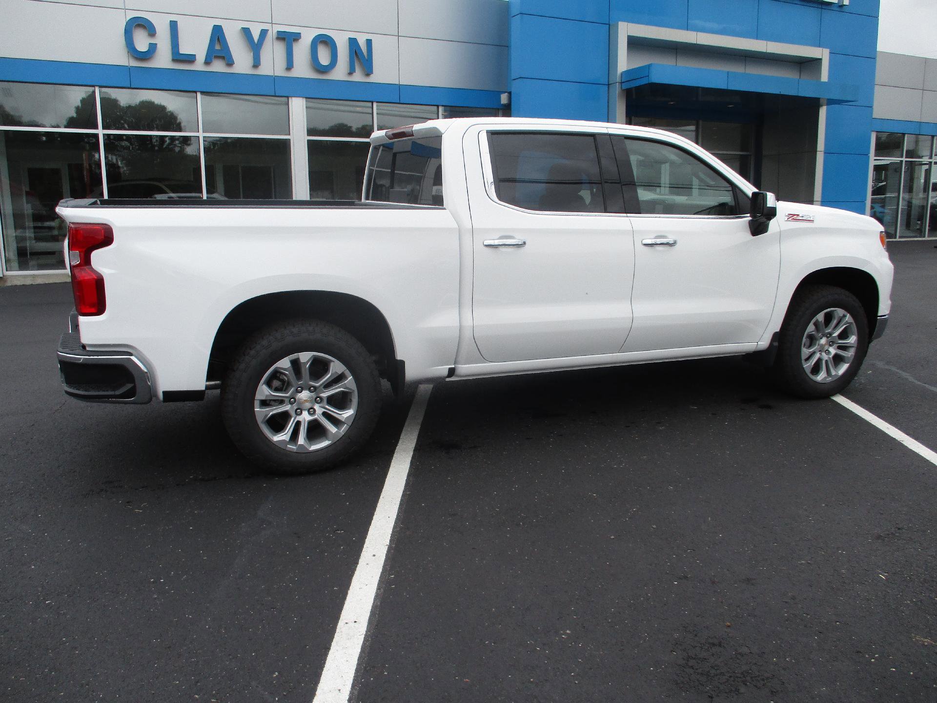 New 2026 Chevrolet Silverado 1500 LTZ w/ LTZ Premium Package image 3