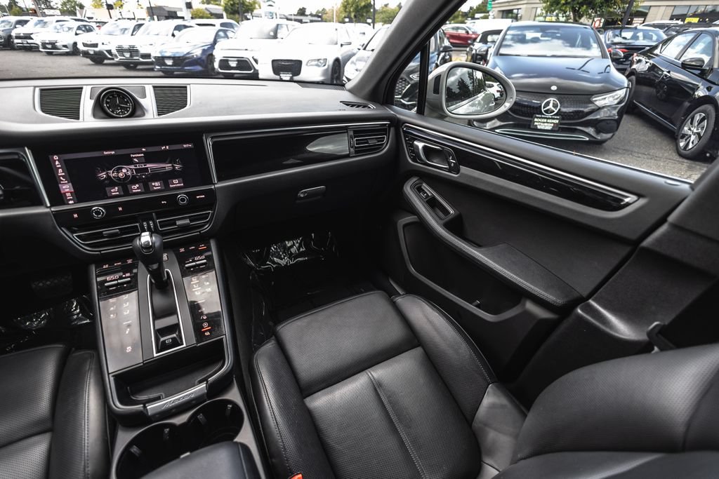 Used 2022 Porsche Macan S AWD/4WD image 23