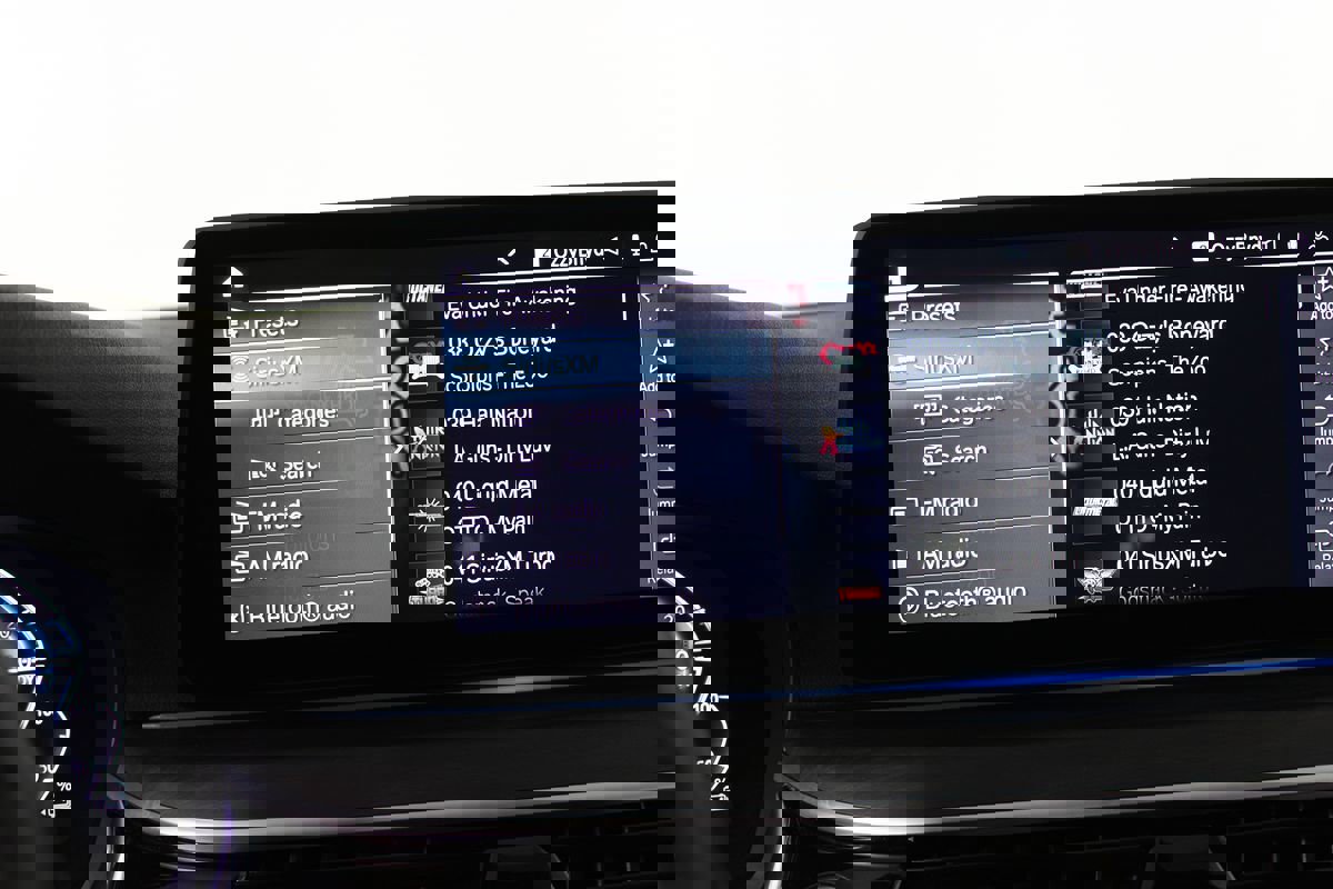 Used 2023 BMW 530e w/ M Sport Package image 21