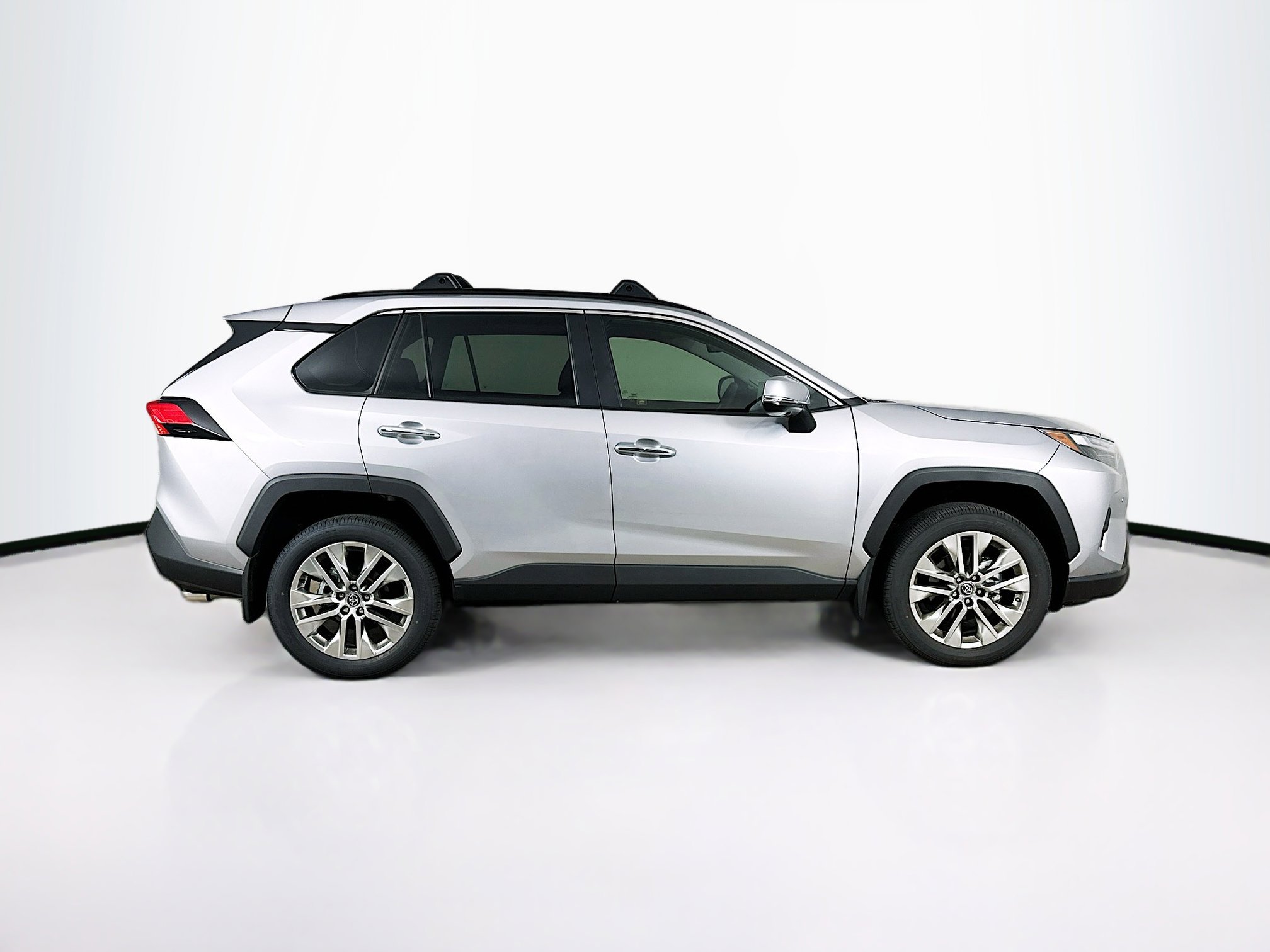 Used 2025 Toyota RAV4 Limited w/ Advanced Technology Package image 10