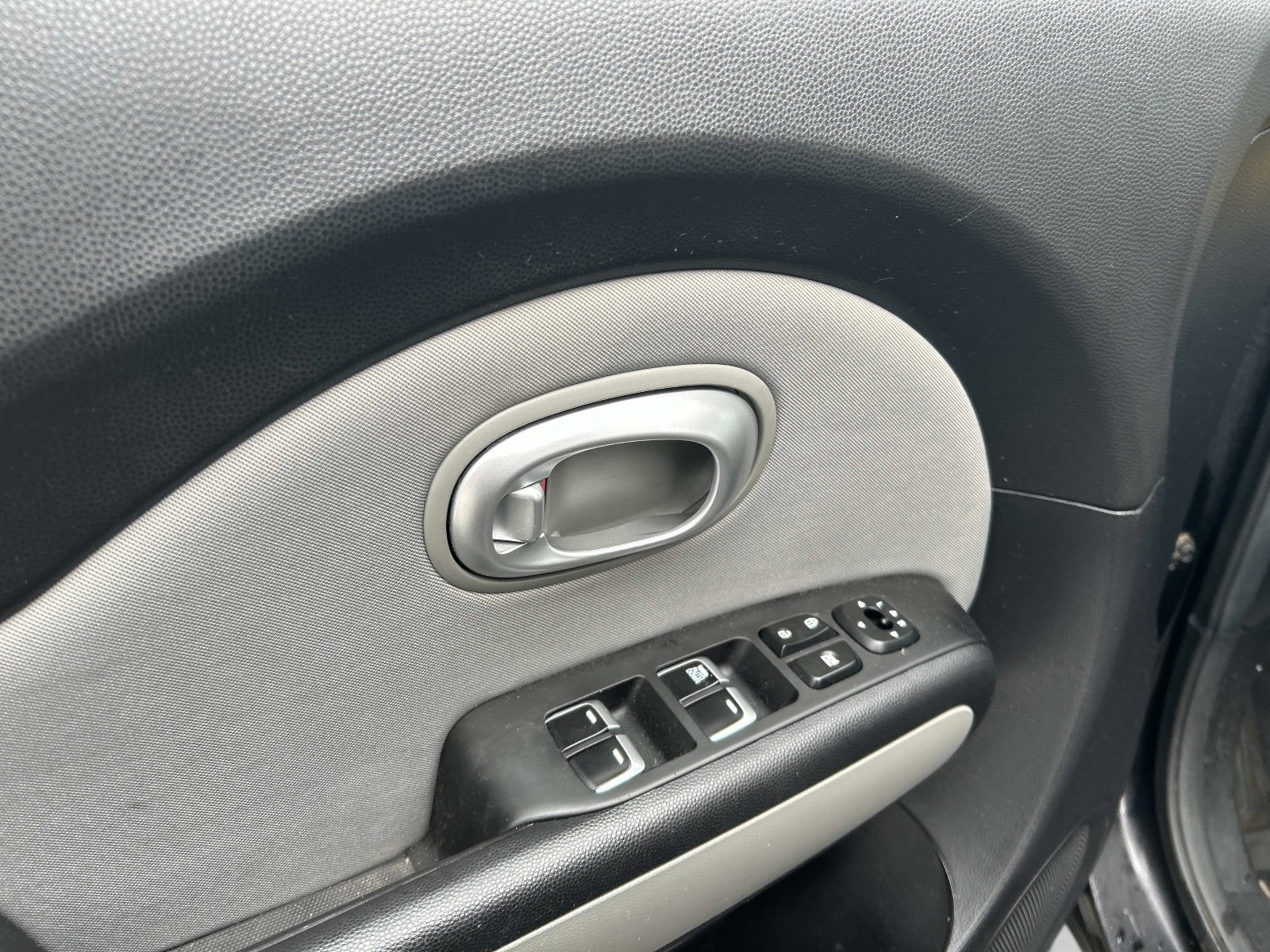 Used 2018 Kia Soul Base Auto FWD image 17