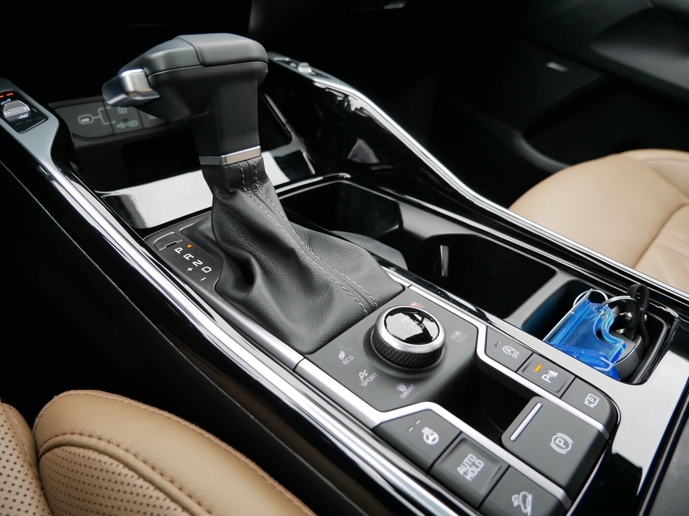 Used 2024 Kia Sorento SX Prestige w/ Olive Brown Leather Package image 26