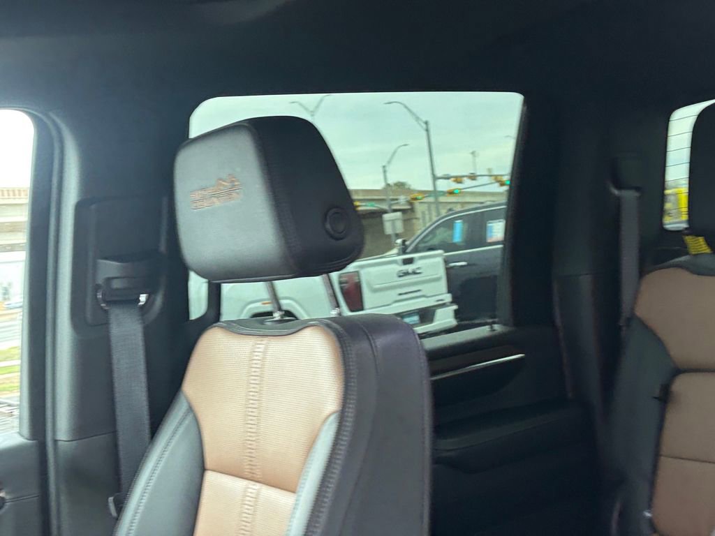 Used 2024 Chevrolet Silverado 2500 High Country w/ High Country Premium Package image 13