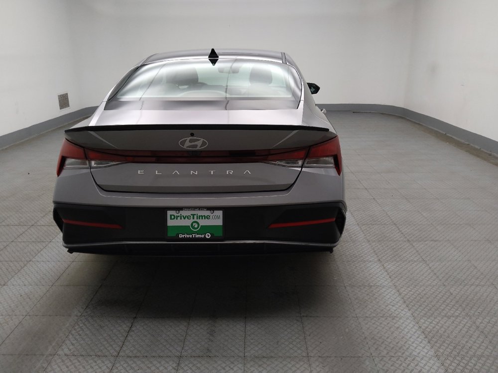 Used 2025 Hyundai Elantra Sport image 7