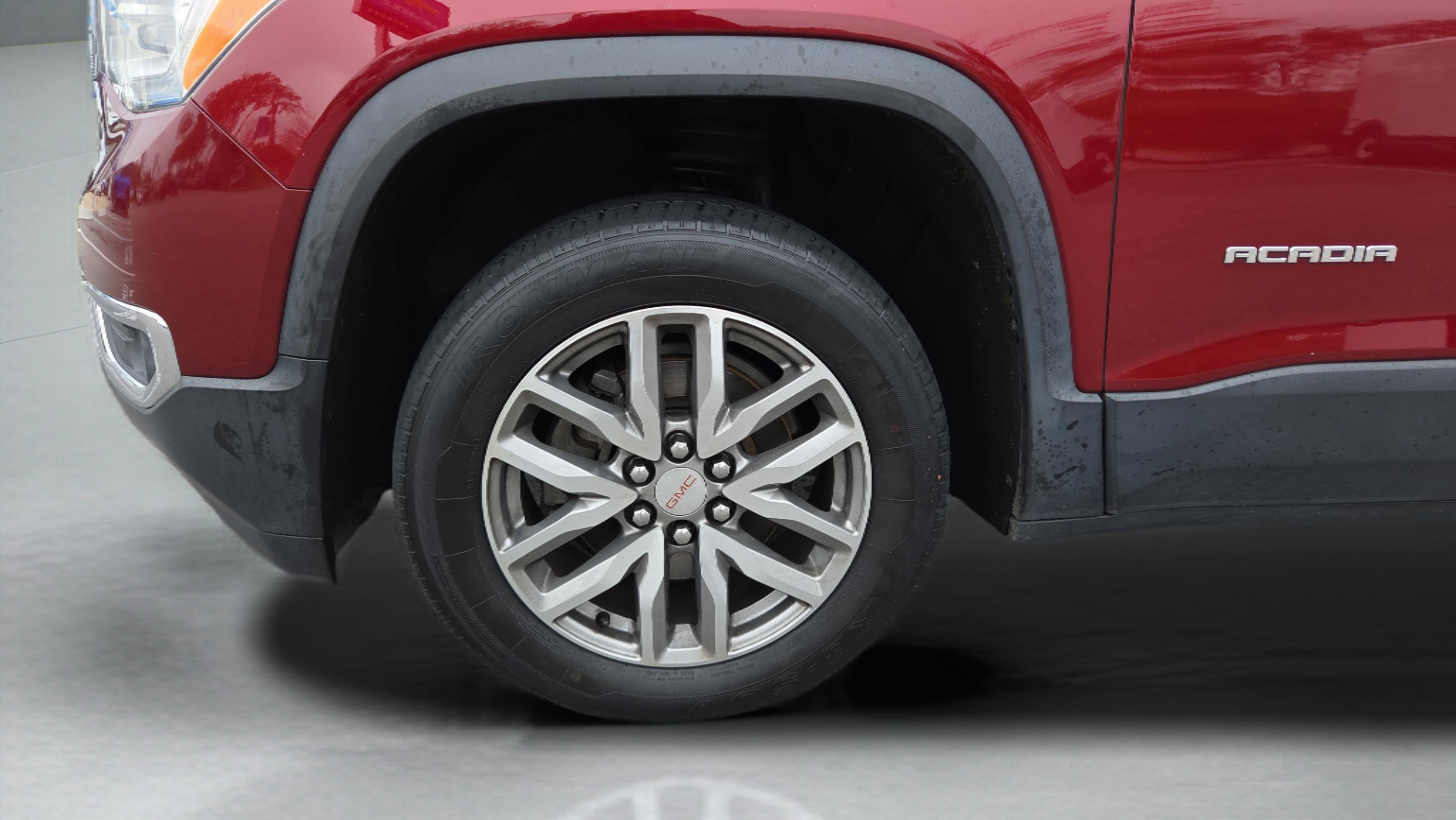 Used 2018 GMC Acadia SLE image 10