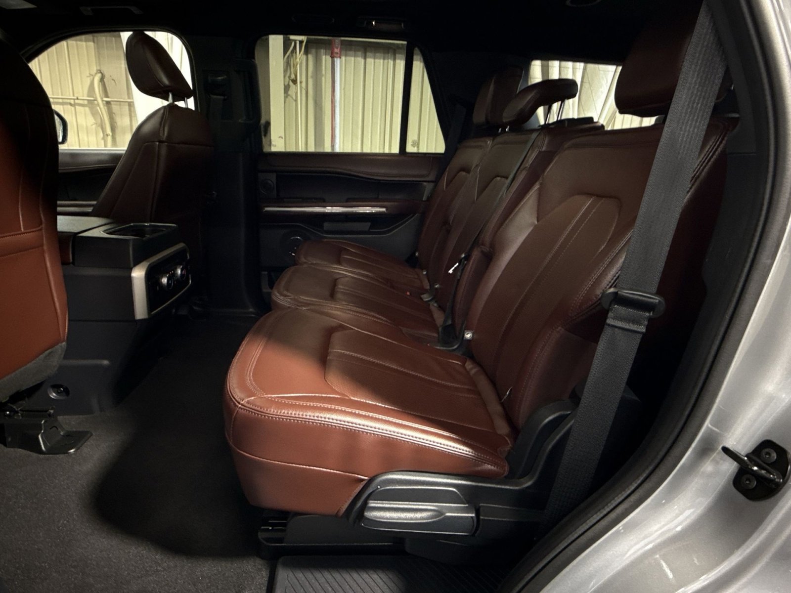 Used 2024 Ford Expedition Limited image 25