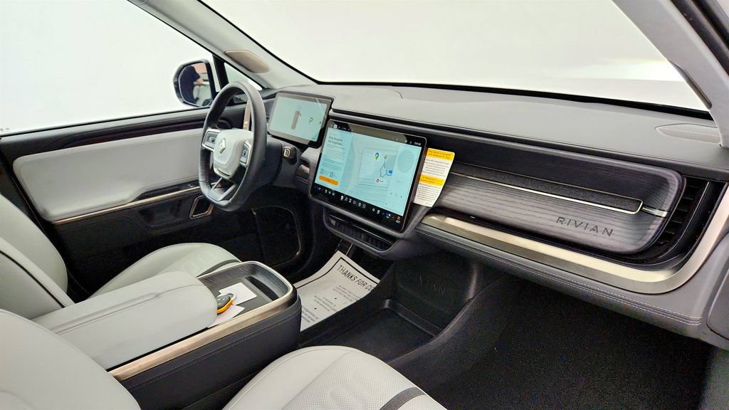 Used 2024 Rivian R1S Adventure AWD/4WD image 25