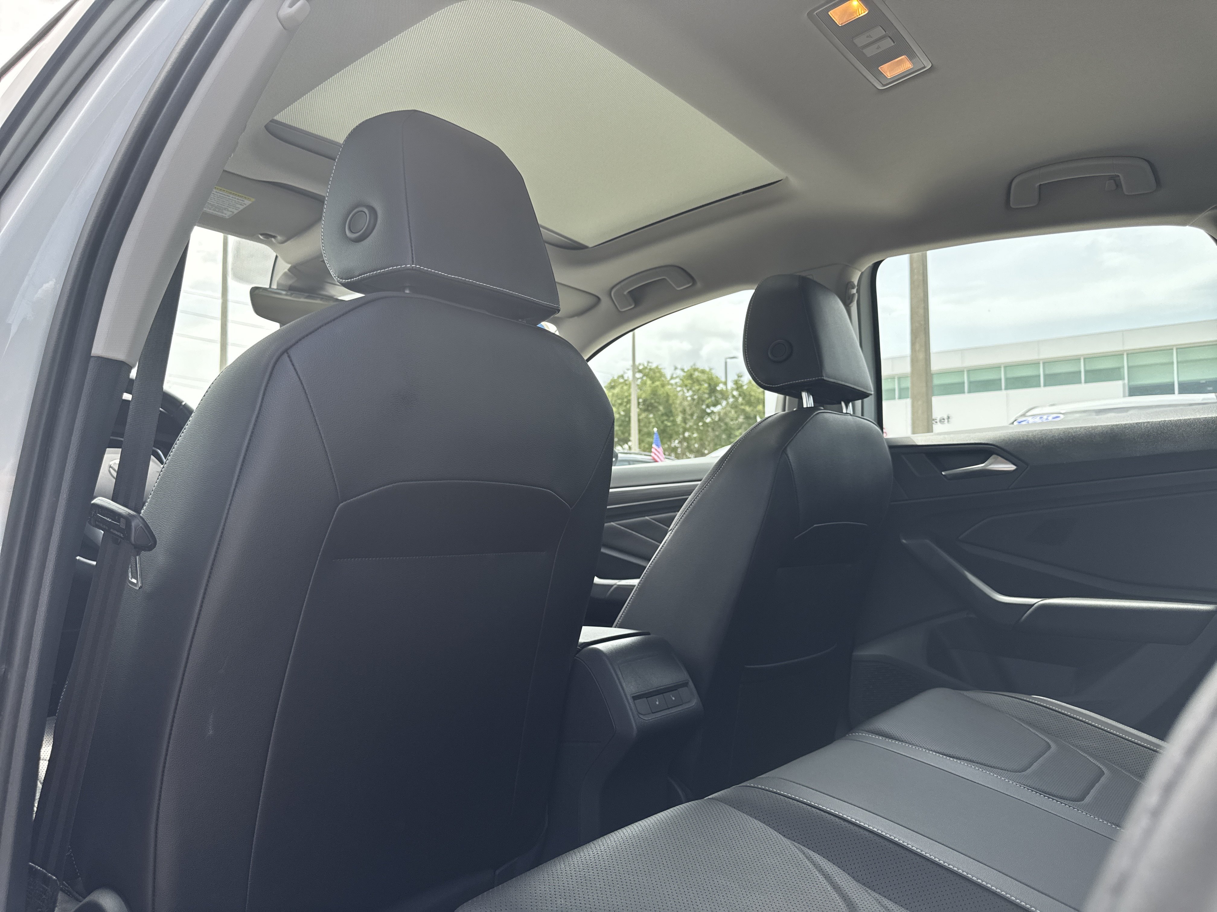 Used 2023 Volkswagen Jetta SEL FWD image 17