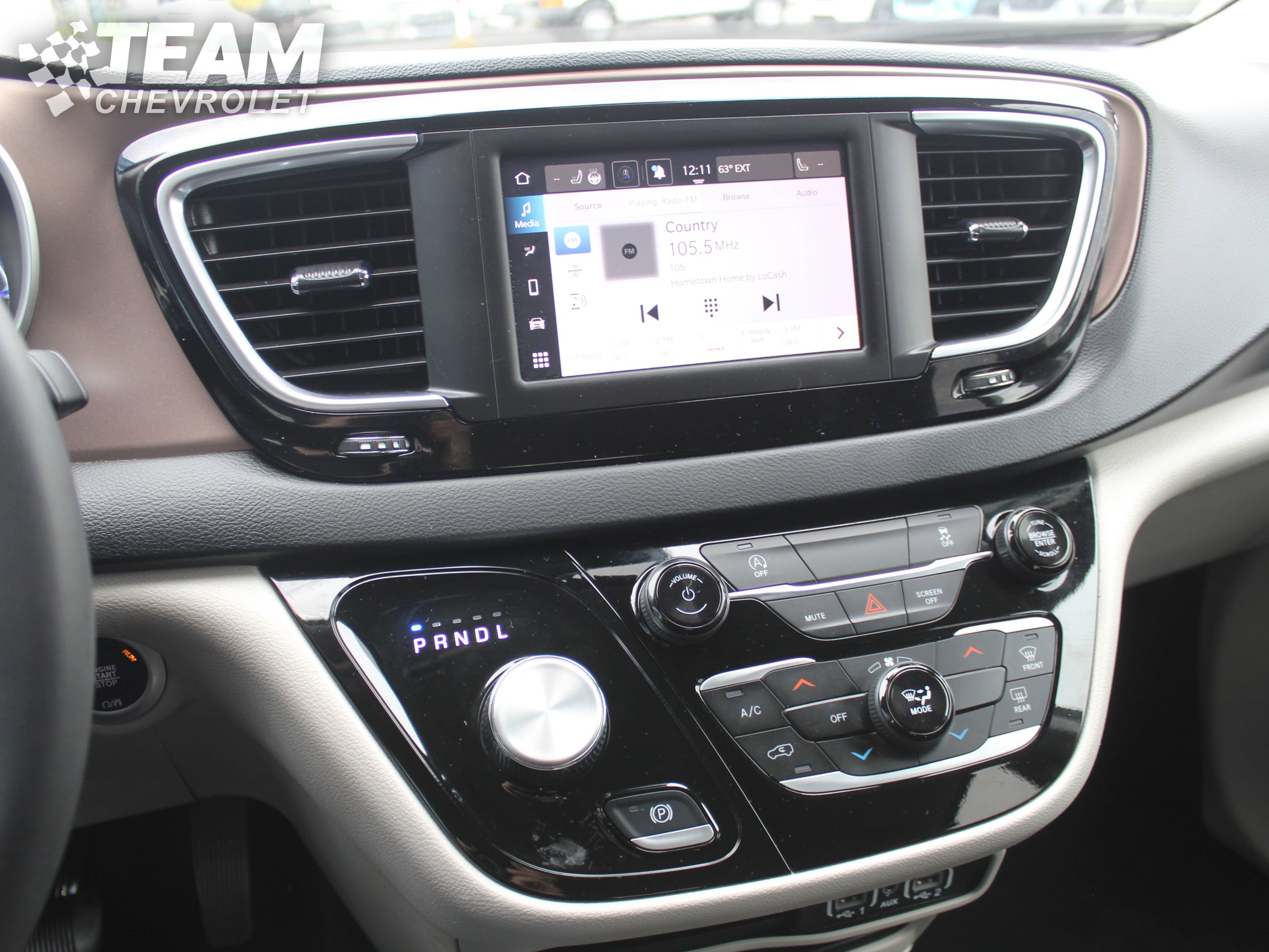 Used 2023 Chrysler Voyager LX FWD image 16