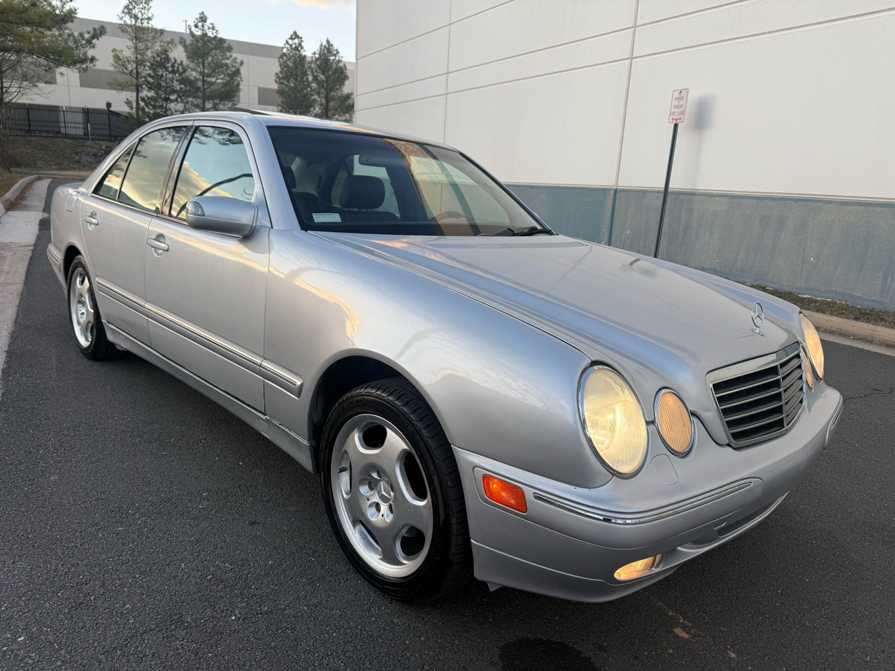 Used 2000 Mercedes-Benz E 430 Sedan image 10