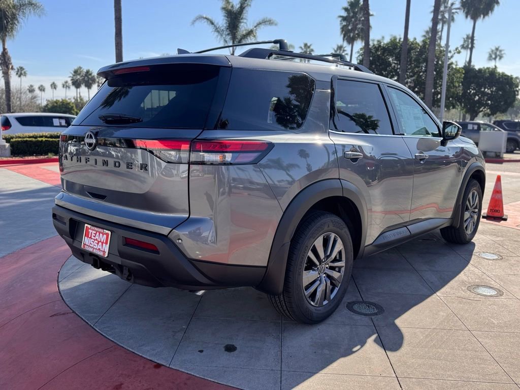 New 2025 Nissan Pathfinder SV image 7