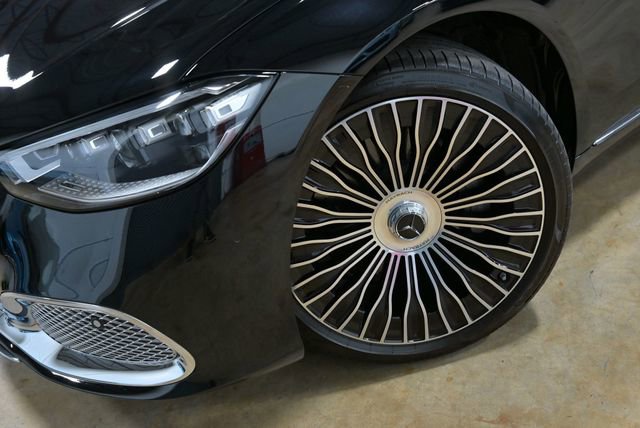 Used 2024 Mercedes-Benz Maybach S 680 Maybach S 680 4MATIC Sedan image 2