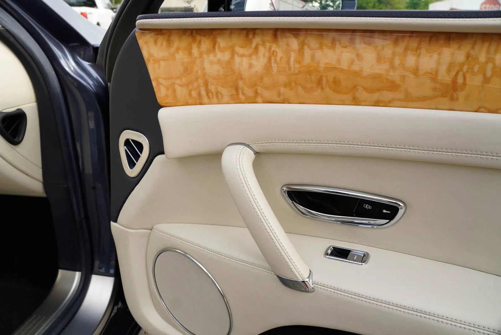 Used 2014 Bentley Flying Spur W12 AWD/4WD image 30