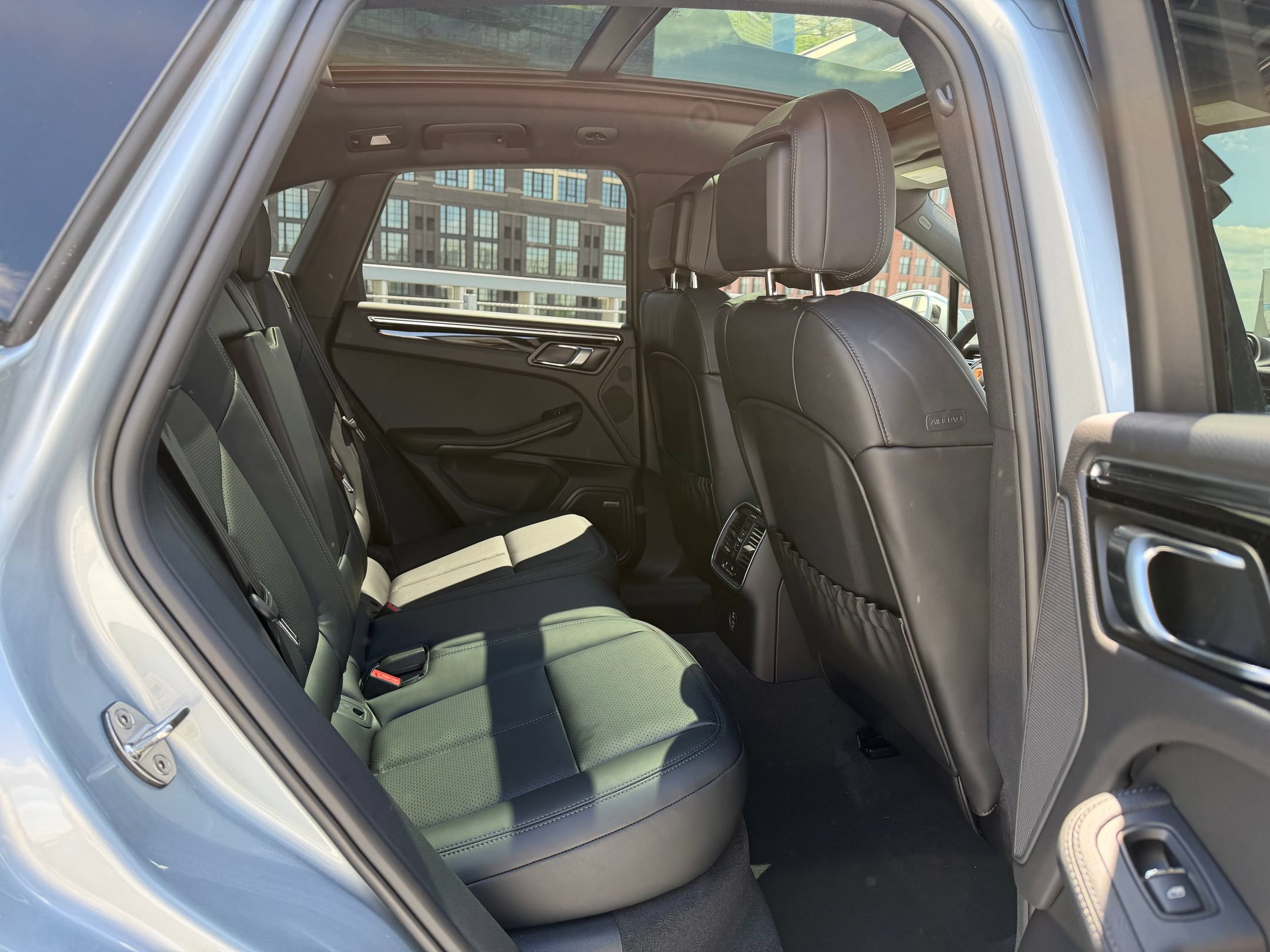 Used 2026 Porsche Macan AWD/4WD image 20