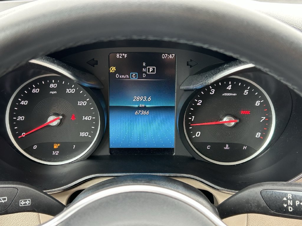 Used 2021 Mercedes-Benz GLC 300 4MATIC image 29