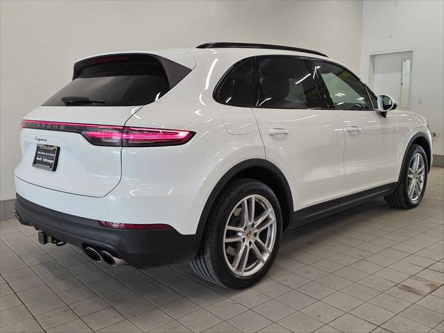 Used 2023 Porsche Cayenne AWD/4WD image 7