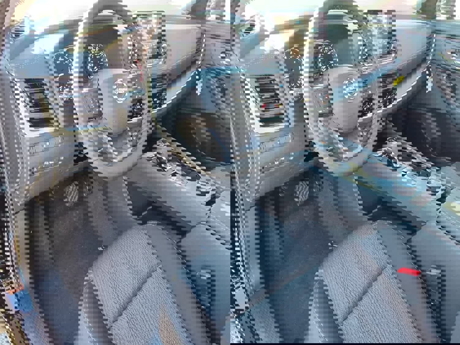 New 2026 Nissan Rogue SV w/ Cold Weather Package AWD/4WD image 11