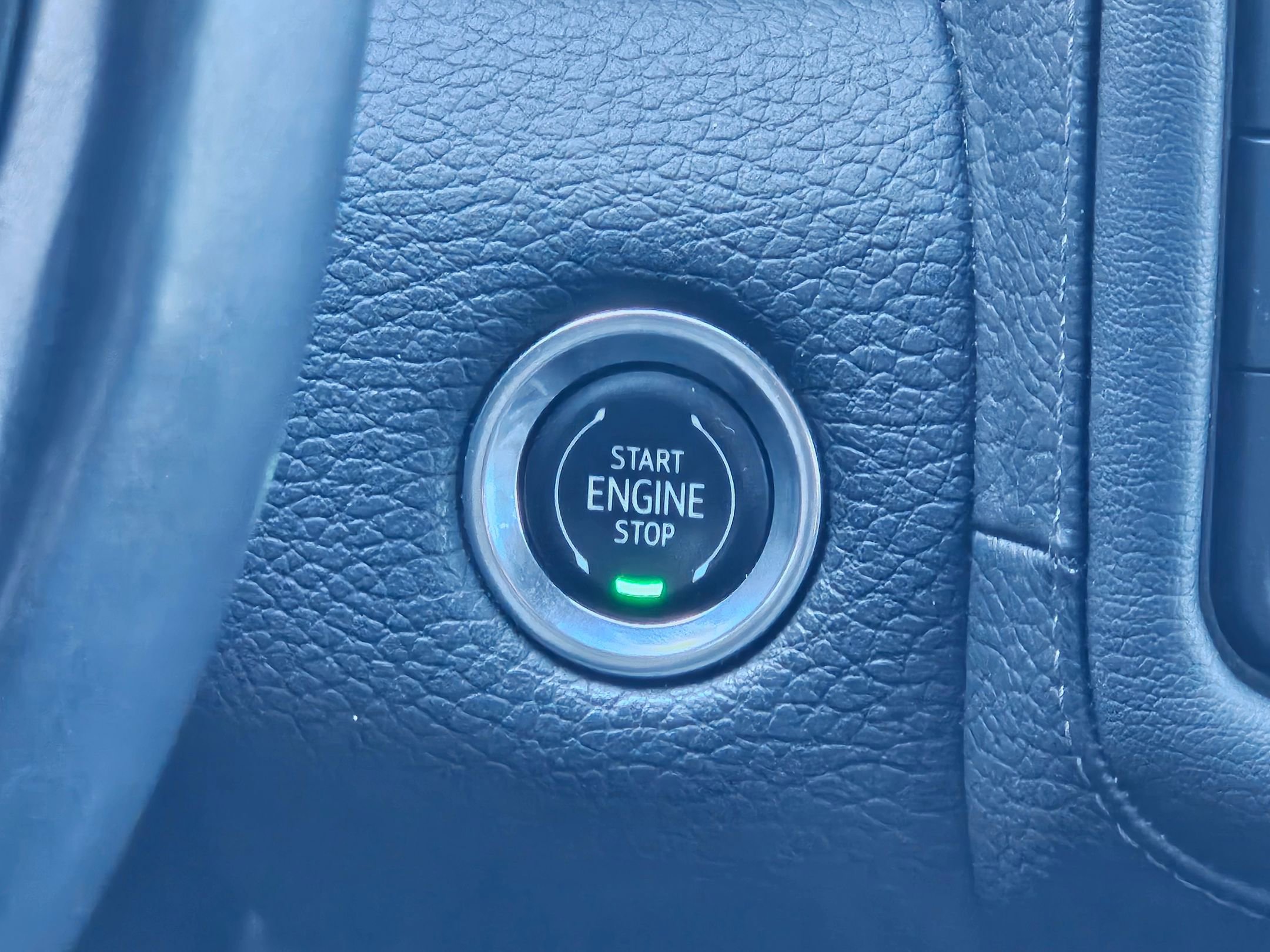 Used 2021 GMC Yukon Denali w/ Denali Premium Package image 14