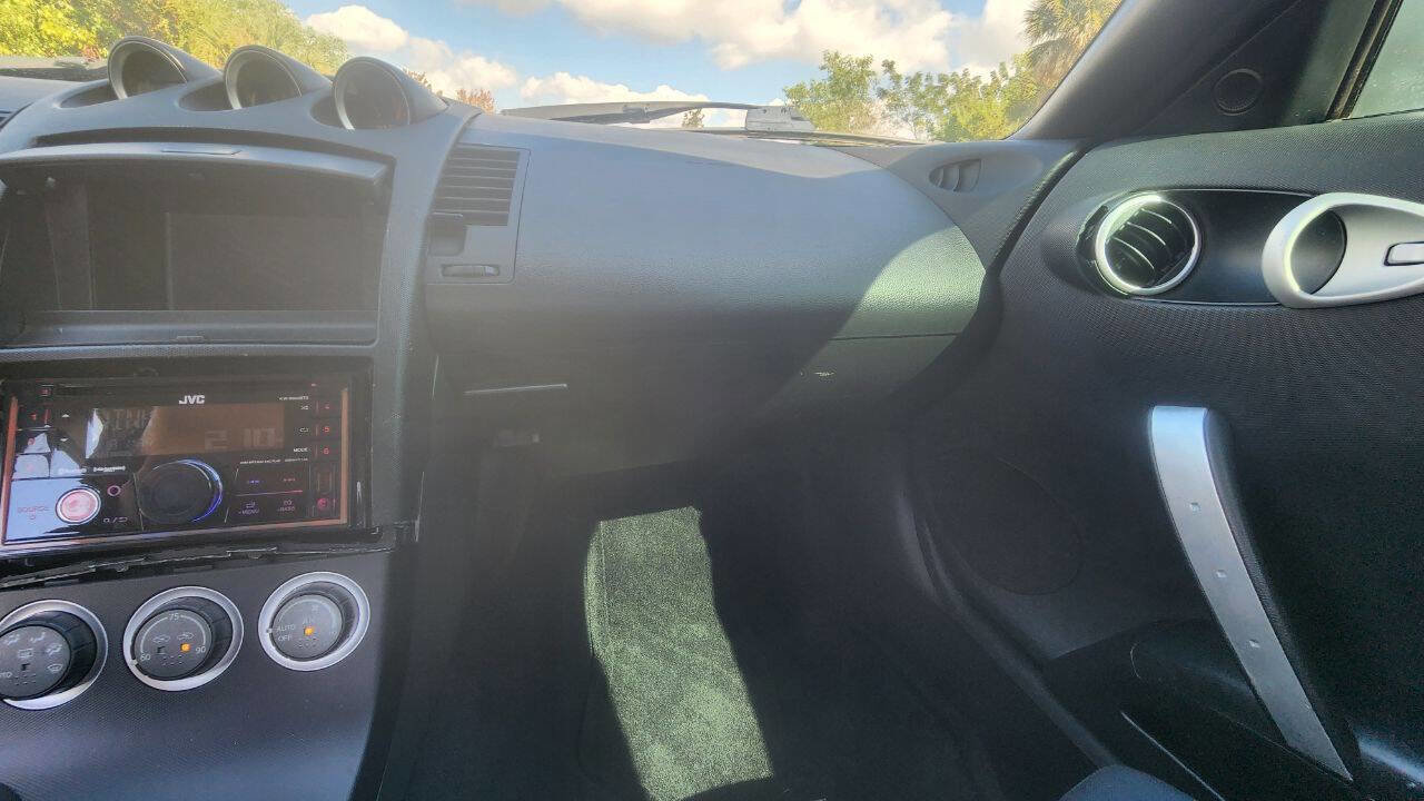 Used 2003 Nissan 350Z Enthusiast image 32