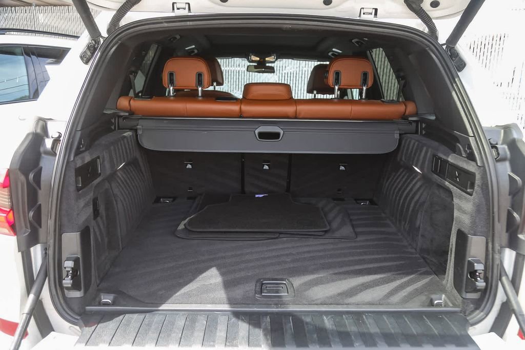 Used 2023 BMW X5 M50i image 23