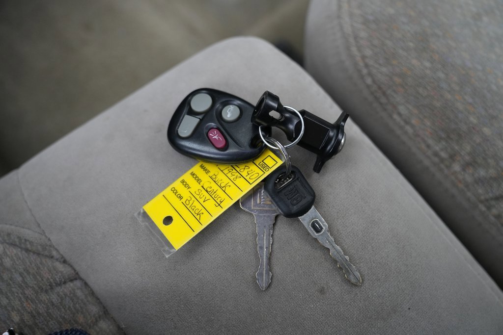 Used 1998 Buick Century Custom image 45