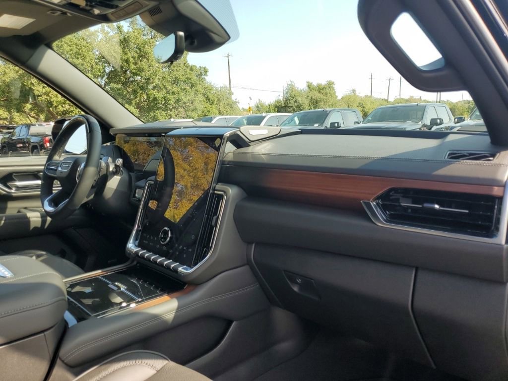 New 2026 GMC Yukon Denali w/ Denali Reserve Package image 14