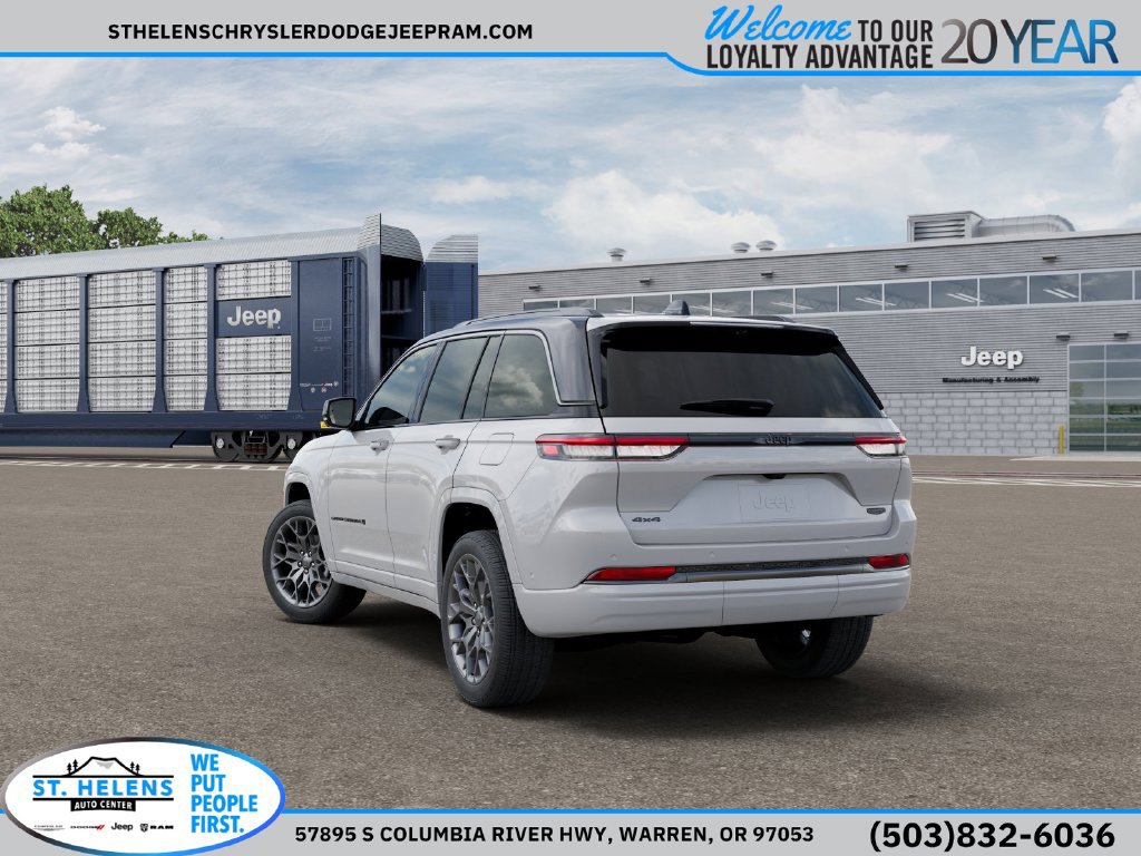 New 2026 Jeep Grand Cherokee Summit w/ Obsidian Package AWD/4WD image 4