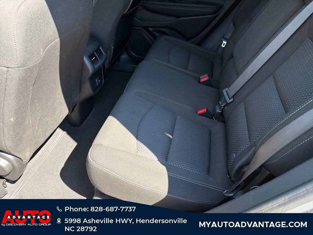Used 2024 GMC Terrain SLE AWD/4WD image 28