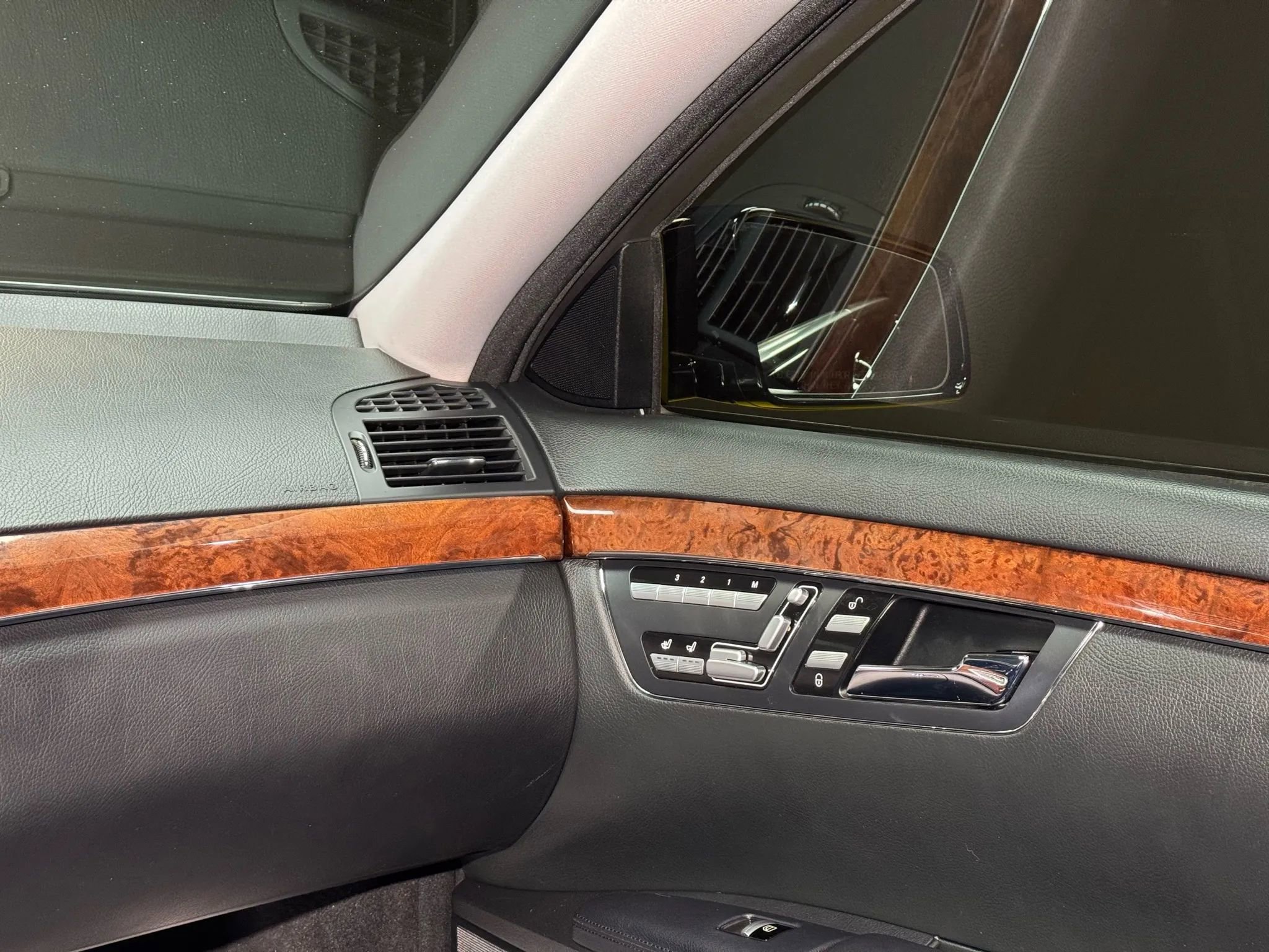 Used 2013 Mercedes-Benz S 550 image 29