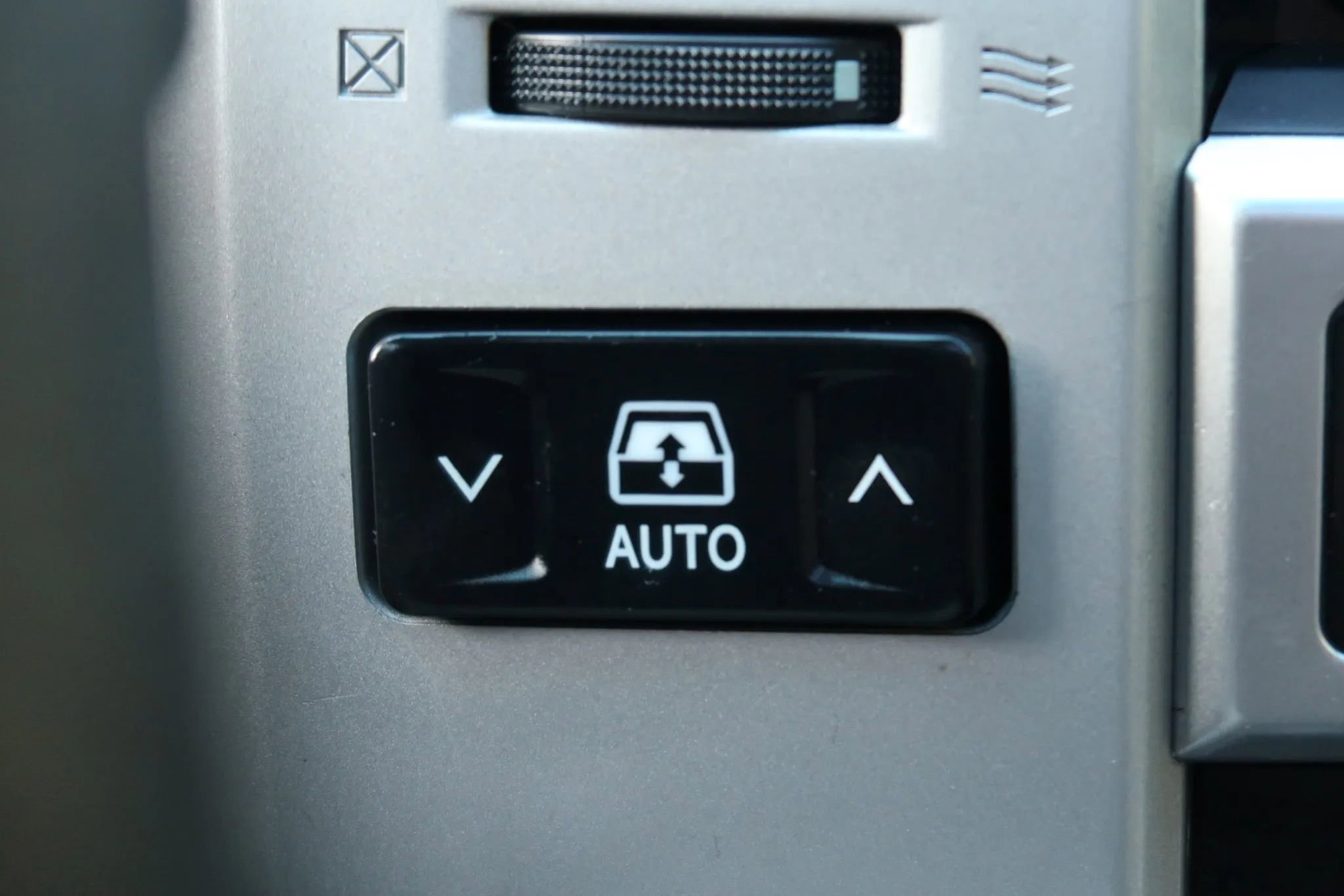 Used 2004 Toyota 4Runner Sport image 26