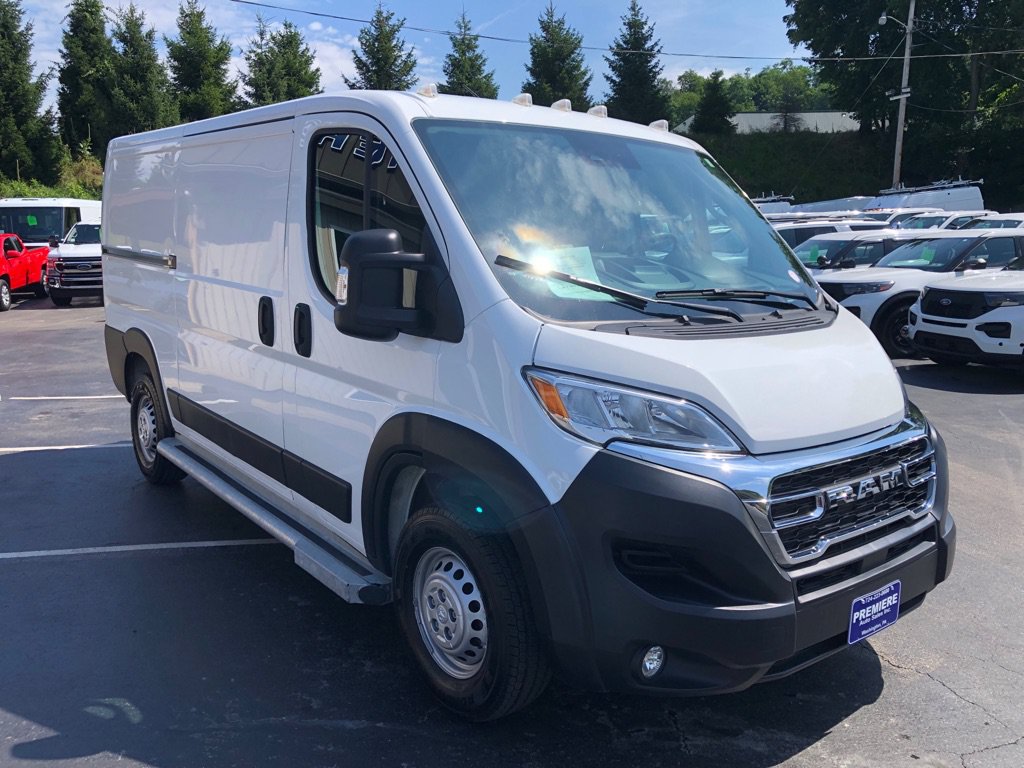 Used 2025 RAM ProMaster 2500 w/ U-Haul Equipment Group FWD image 8