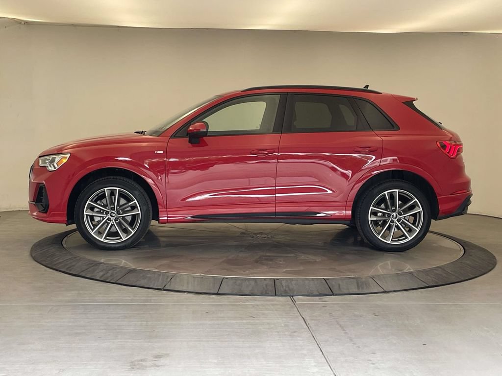 Certified 2025 Audi Q3 2.0T Premium w/ Convenience Package AWD/4WD image 2
