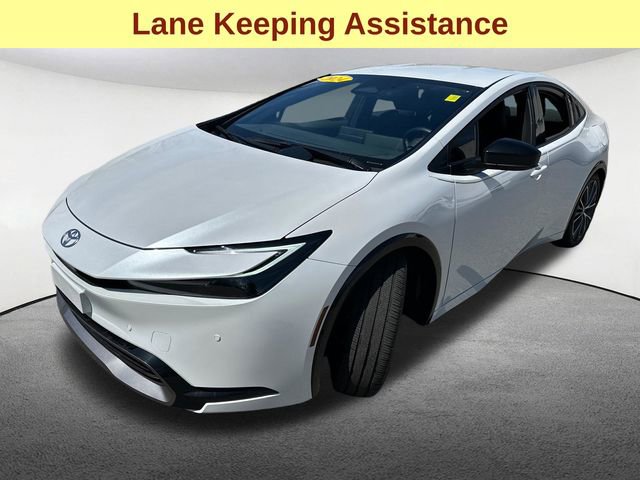 Used 2024 Toyota Prius XLE FWD image 5