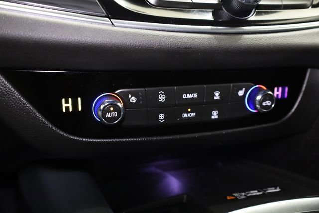 Used 2024 Buick Enclave Essence w/ LPO, Touring Package image 23